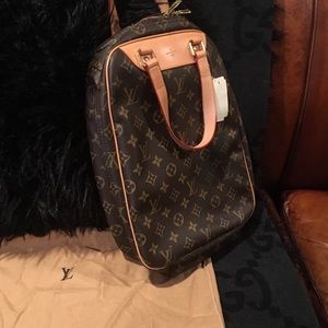 Travel excursion travel bag